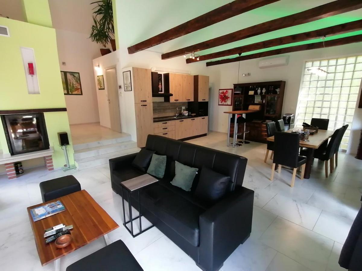 The Forest House Krk 2 Kras Екстериор снимка